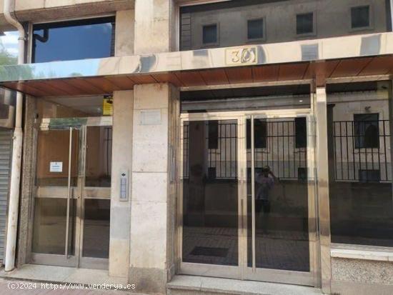 En el centro financiero de Burgos, oficina comercial a la venta y/o alquiler - BURGOS