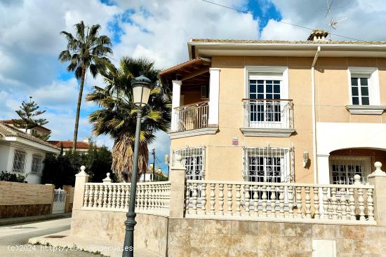 Villa con 8 dormitorios en Huércal Overa - ALMERIA