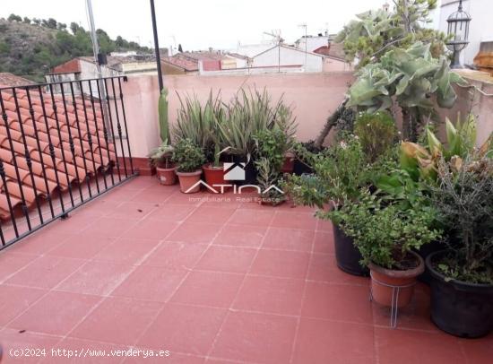 Casa en esquina situada en Gandia en zona Beniopa - VALENCIA