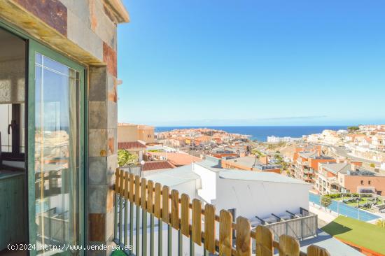  Tríplex con terraza espaciosa y vistas al mar en Loma Dos - LAS PALMAS 