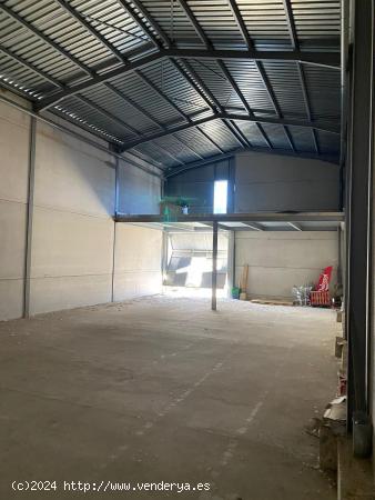  SE VENDE NAVE INDUSTRIAL EN POLIGONO PELAGATOS - CADIZ 