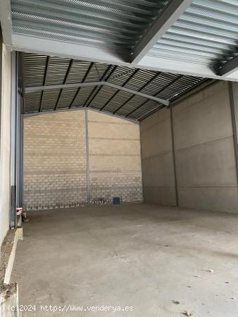 SE VENDE NAVE INDUSTRIAL EN POLIGONO PELAGATOS - CADIZ