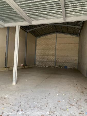 SE VENDE NAVE INDUSTRIAL EN POLIGONO PELAGATOS - CADIZ