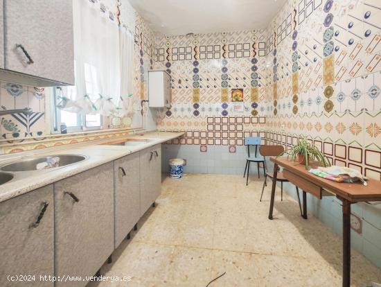 CASA EN PLANTA  BAJA CON AZOTEA EN MEDINA SIDONIA - CADIZ