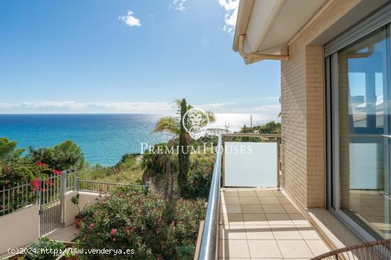 Casa independiente con vistas del mar en Montgavina - BARCELONA