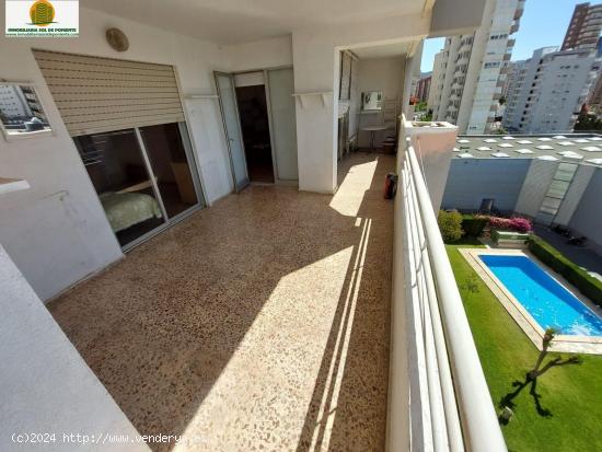 Piso de 3 habitaciones con vistas al mar parking y piscina en Benidorm. - ALICANTE