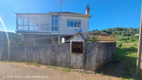 BUENA Casa con Finca y Patio, totalmente independiente, con vistas. CASTRELO DE MIÑO. - ORENSE