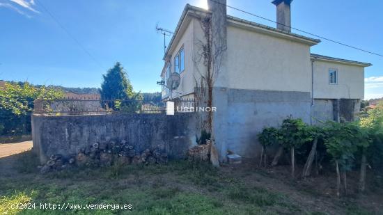 BUENA Casa con Finca y Patio, totalmente independiente, con vistas. CASTRELO DE MIÑO. - ORENSE