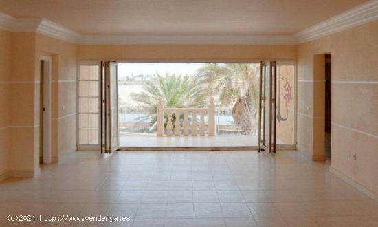 VILLA DE LUJO CON EMBARCADERO PRIVADO - MURCIA