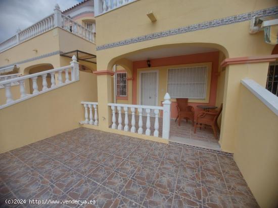 Bungalow dúplex de 3 dormitorios con baño y aseo , zona Villamartin ( Blue Lagoon) - ALICANTE