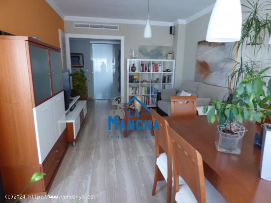 REF: Y067. INMOBILIARIA LA MANCHA VENDE FANTÁSTICO PISO EN EL CENTRO DE LA CIUDAD CON GARAJE. - ALB