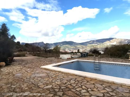 **Espectacular Chalet en Venta en Alcoy** - ALICANTE