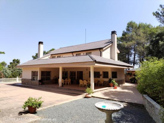  Encantador Chalet en Venta en Alcoy: Tu Refugio Ideal en Alicante - ALICANTE 