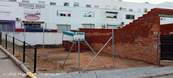 SOLAR DE ESQUINA, EN LA LOCALIDAD DE BURGUILLOS, SEVILLA. - SEVILLA