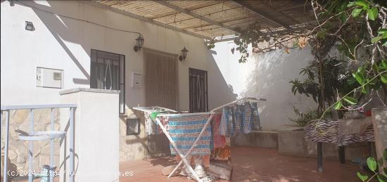 SE VENDE CASA EN CARRETERA SAN JOSE PARA ENTRAR A VIVIR MUY ECONOMICA - CASTELLON