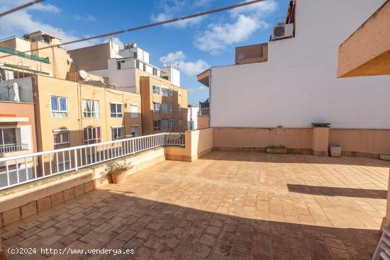 Edificio con  Duplex y local en Palma - BALEARES