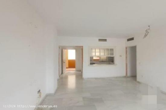 Piso en venta en Calle Antonio Buero Vallejo, 2º, 41009, Sevilla (Sevilla) 220.400 € -9% - SEVILL