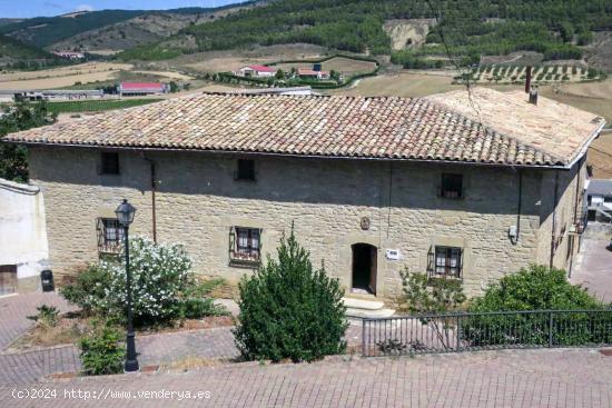 Casa palacio en venta en Aibar, edificación de 1400m². Con  huerta junto a la casa. - NAVARRA