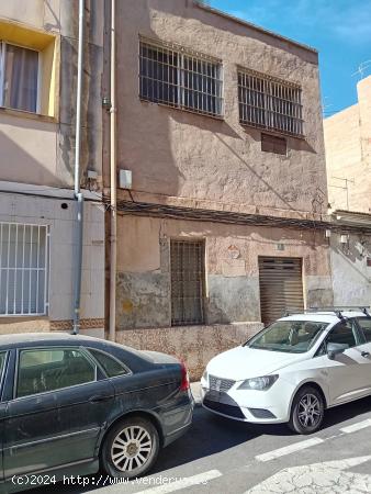 OPORTUNIDAD DE VIVIENDA EN VENTA PARA REORMAR, EN LOS ÁNGELES - ALICANTE