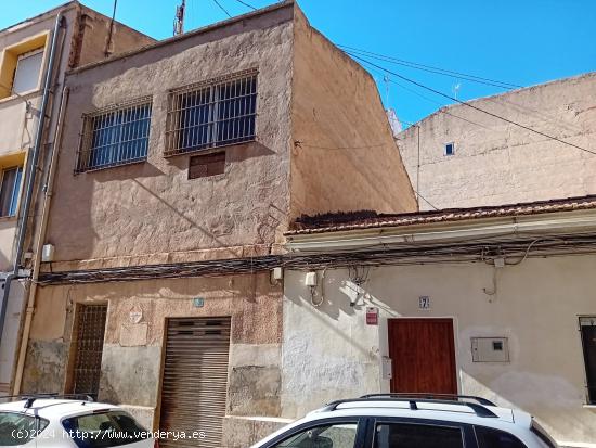 OPORTUNIDAD DE VIVIENDA EN VENTA PARA REORMAR, EN LOS ÁNGELES - ALICANTE