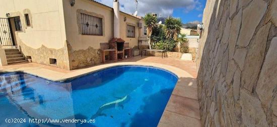 Chalet independiente en LA NUCÍA   637261283 - ALICANTE