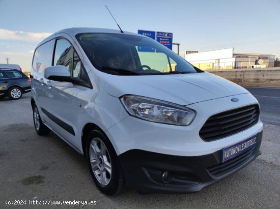 FORD Tourneo Courier en venta en Manzanares (Ciudad Real) - Manzanares