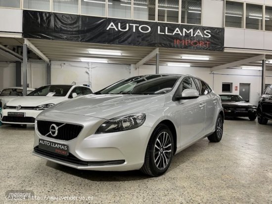 Volvo V 40 V40 D3 MOMENTUM de 2017 con 81.165 Km por 16.490 EUR. en Barcelona