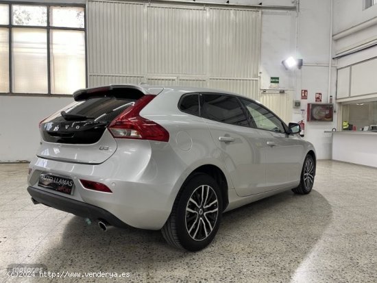 Volvo V 40 V40 D3 MOMENTUM de 2017 con 81.165 Km por 16.490 EUR. en Barcelona