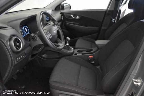 Hyundai Kona 1.0 TGDI Maxx 4x2 de 2023 con 21.100 Km por 19.900 EUR. en Alicante