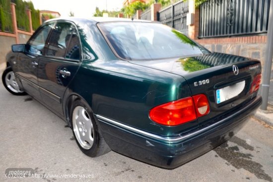 Mercedes Clase E E 300. TURBO DIESEL AVANTGARDE XENON KLIMA de 1998 con 420.000 Km por 4.300 EUR. en