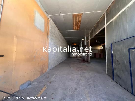 NAVE INDUSTRIAL A LA VENTA EN ALCUDIA DE CRESPINS - VALENCIA