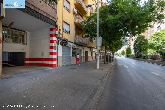 GARAJE JUNTO A RECOGIDAS - GRANADA