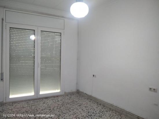 CASA PARA REFORMAR EN LA PLANADA DEL PINTOR - BARCELONA