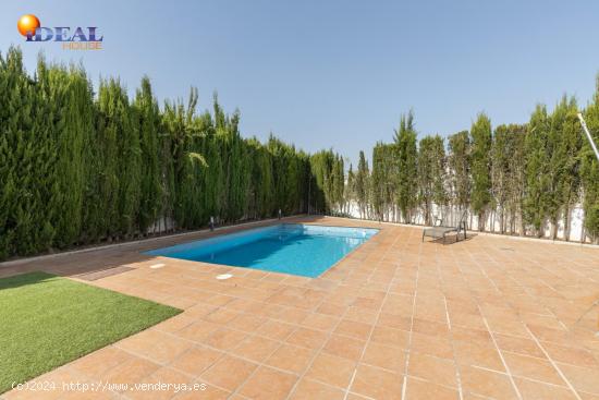 Preciosa casa en Llanos de Silva con piscina y amplio patio. - GRANADA