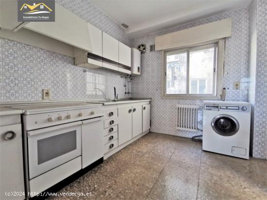 SE VENDE PISO A REFORMAR EN EL CENTRO DE LA CIUDAD. REF. 6904 - ORENSE