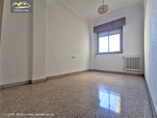 SE VENDE PISO A REFORMAR EN EL CENTRO DE LA CIUDAD. REF. 6904 - ORENSE