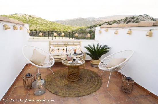 PRECIOSA CASA CON PISCINA PRIVADA Y VISTAS A LA MONTAÑA EN BENAOJÁN - RONDA - MÁLAGA - MALAGA