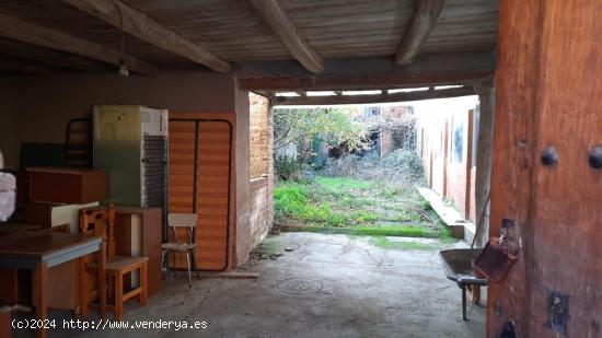 Caserío en Santovenia del Monte - LEON