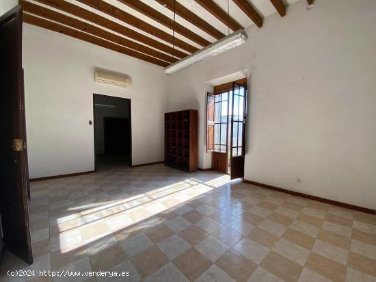 Casa con local comercial en Felanitx - BALEARES