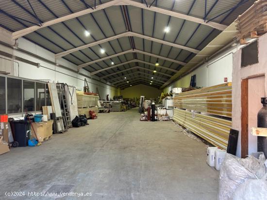 Nave industrial de casi 1000m2 en venta en el polígono industrial de Arinaga - LAS PALMAS