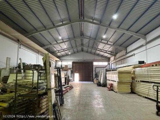 Nave industrial de casi 1000m2 en venta en el polígono industrial de Arinaga - LAS PALMAS