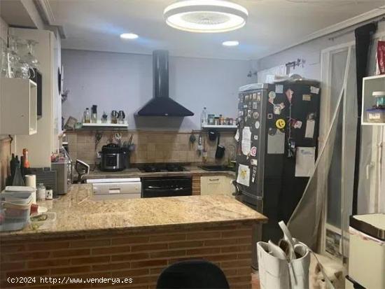  SE VENDE VIVIENDA EN Z. ABASTOS REFORMADA!!! - VALENCIA 