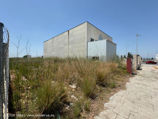 ICO680022 - TERRENO INDUSTRIAL DE 648M2 EN EL POLÍGONO DE COTES DE ALGEMESÍ - VALENCIA