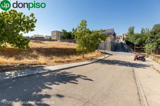 Venta de solar urbano de 258 m2 en Otura (Granada) - GRANADA