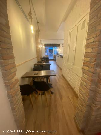 BAR EN TRASPASO CON LICENCIA C1 + TERRAZA - BARCELONA