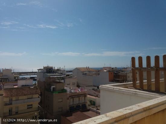  ESTUPENDO APARTAMENTO CON TERRAZA DE 40M2 EN GARRUCHA - ALMERIA 