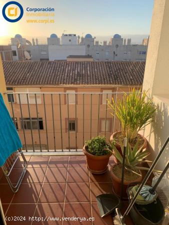 Piso de dos dormitorios con terraza y ascensor en Garrucha - ALMERIA