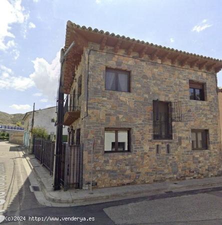 Exclusiva casa de piedra en centro histórico de Alfajarin - ZARAGOZA