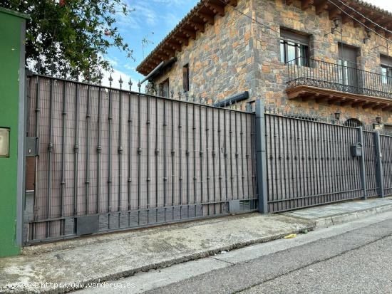 Exclusiva casa de piedra en centro histórico de Alfajarin - ZARAGOZA