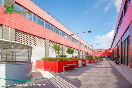 2 plazas de aparcamiento en la entrada de Armilla junto al METRO Fernando de los Rios. - GRANADA